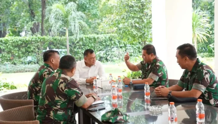 Jenderal Gatot Nurmantyo Terima Kunjungan Danpushidros TNI AL