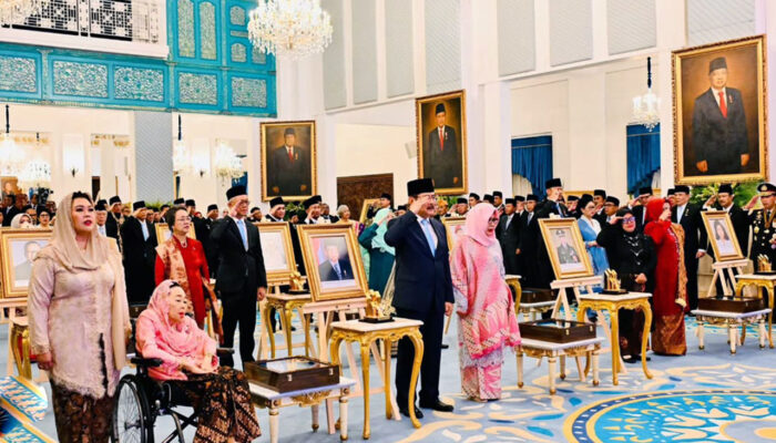 Daftar 10 Tokoh Dianugerahi Presiden Prabowo Pahlawan Nasional