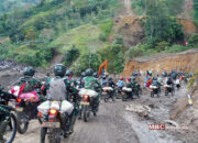 TNI Naik Trail Dari Akses KKA Bener Meriah Antar 10 Ton Beras