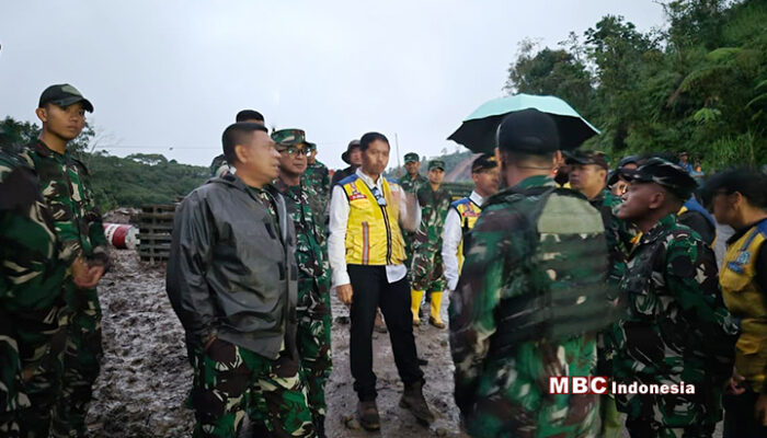 Siang Malam TNI Kebut Pekerjaan Jembatan Bailey Bener Meriah