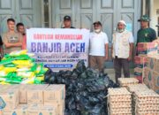 Keluarga Besar Alumni Indonesia Mengajar Serahkan Bantuan Korban Banjir di Langkahan