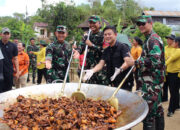 Bobon Ajak TNI Masak Besar di Pengungsi Tapanuli Utara