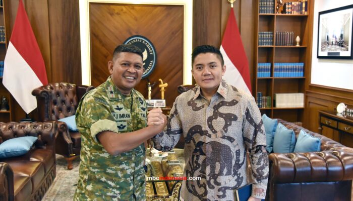 Dua Putra Terbaik Baret Merah: Sinergi Tanpa Batas